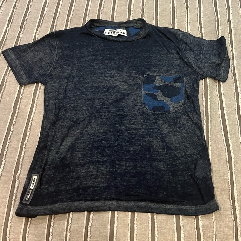 Boys SZ M VINTAGE HAVANA blue t-shirt with camo pocket